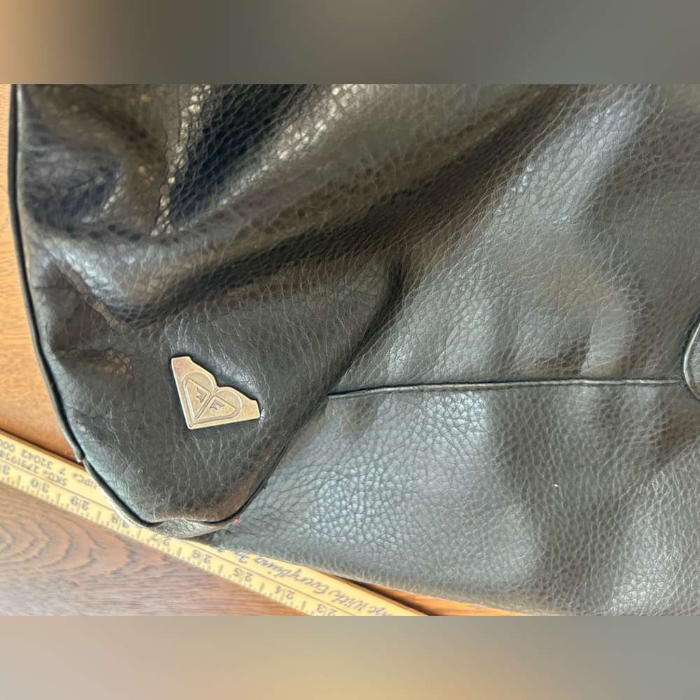 ROXY large BlackTote Bag, double handle, secure cinch up snap system. - Picture 9 of 10